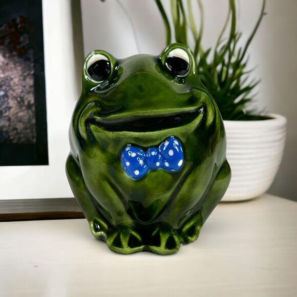 VTG Frog w Bowtie Ceramic Figurine Decor Anthropomorphic ARTIST SIGNED 4.5" EUC - Picture 16 of 16